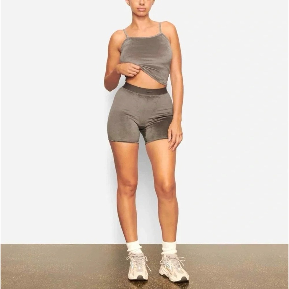 Skims Velour Biker Lounge Shorts Gunmetal Grey High Waisted Size Medium